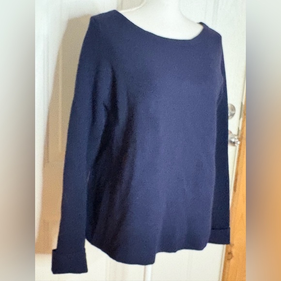 Cynthia Rowley Navy Sweater with Red Heart Accents size Large - Picture 3 of 10